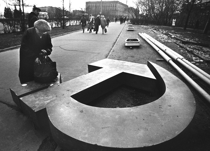 نظاره سقوط از دوردست‌ها؛ مهاجرین فروپاشی شوروی را به یاد می‌آورند 